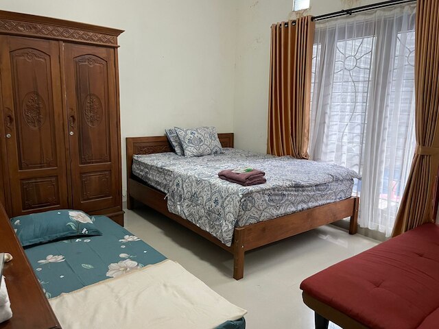 グリヤ カニア メラピ