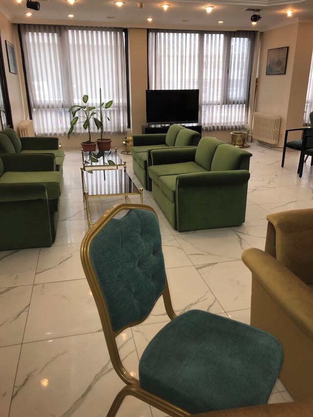 アヴロニア オテル