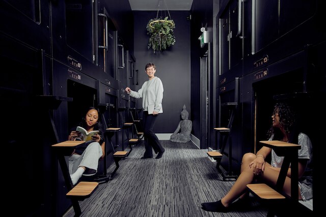 カプセルホテル