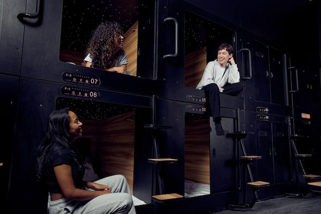 カプセルホテル