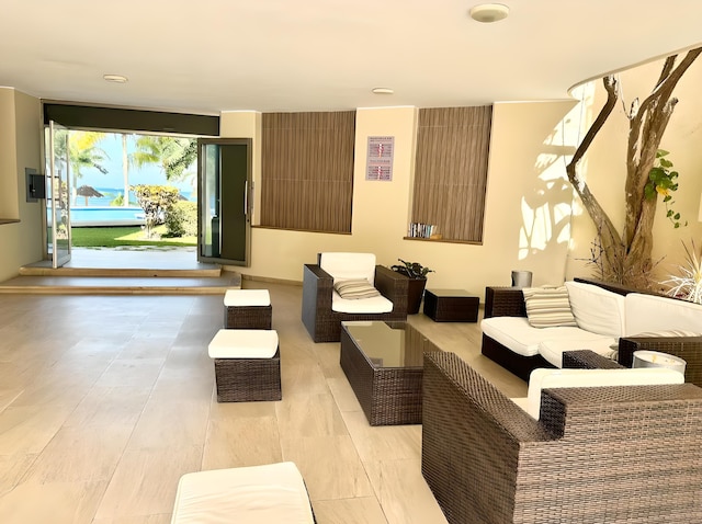 ビーチフロント アンド オーシャンビュー アパートメント