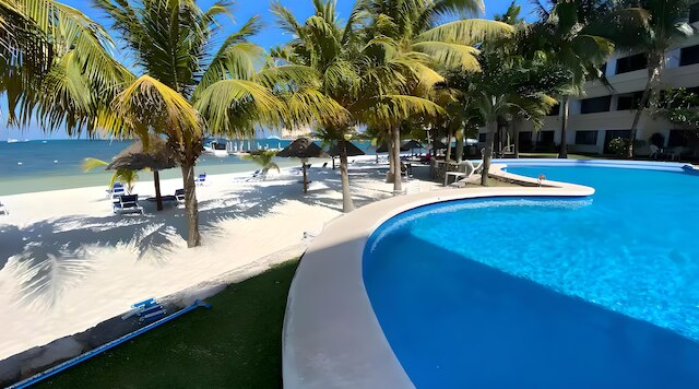 ビーチフロント アンド オーシャンビュー アパートメント