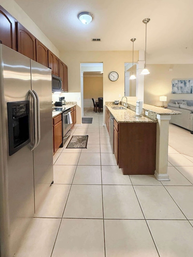 ウォーク トゥ エピック ユニバース アンド オレンジ カウンティ コンベンション センター フロム ディス コンド