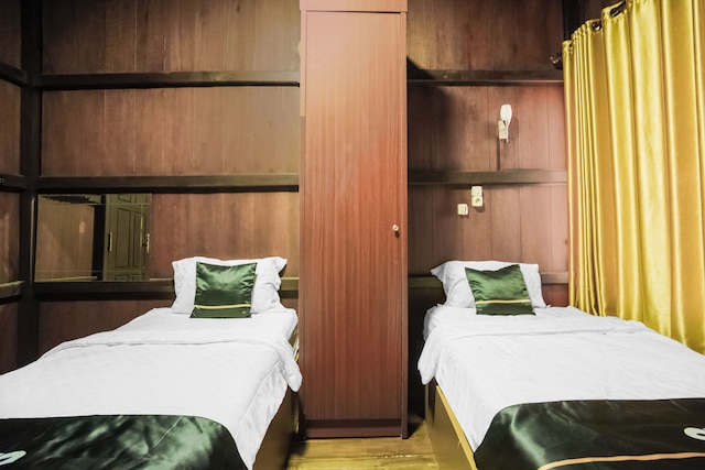 タウンハウス オーク イリル ティムール I ニア Ptc モール