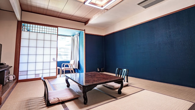 the TOJi.ba MATSUKAWAKAN 湯治場 松川館