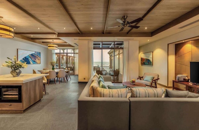 ラグジュアリー 5BR ヴィラ：ビーチフロント ブレックファスト プール