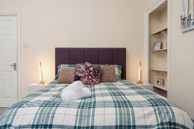 スペーシャス 4 ベッドルーム マンチェスター リトリート ウィズ ガーデン