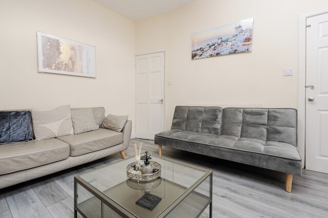 スペーシャス 4 ベッドルーム マンチェスター リトリート ウィズ ガーデン