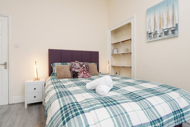 スペーシャス 4 ベッドルーム マンチェスター リトリート ウィズ ガーデン