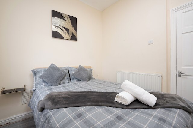 スペーシャス 4 ベッドルーム マンチェスター リトリート ウィズ ガーデン