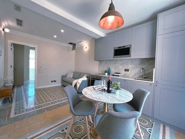 ローカル リビング 2ベッドルーム 2バスルーム ウィズ パティオ - デュプレックス アパートメント