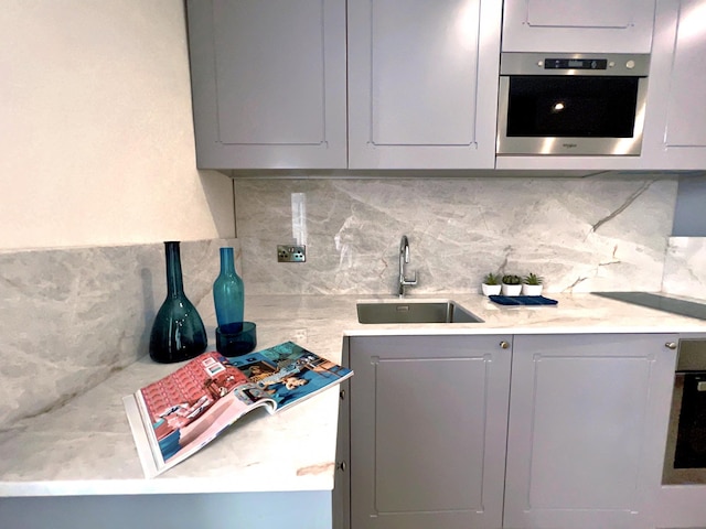 ローカル ジェム スペーシャス 2ベッドルーム 2バスルーム デュプレックス アパートメント