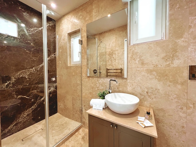 ローカル ジェム スペーシャス 2ベッドルーム 2バスルーム デュプレックス アパートメント