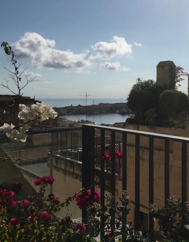 スペーシャス 1ベッドルーム ペントハウス ウィズ ルーフトップテラス