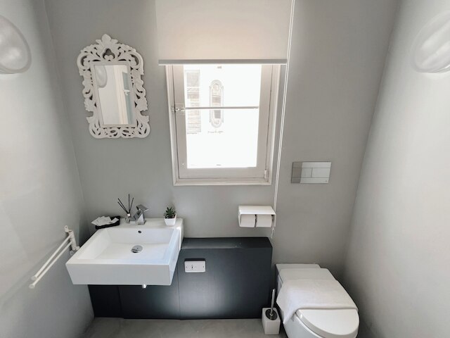 チャーミング スペーシャス 3 ベッドルーム アパートメント