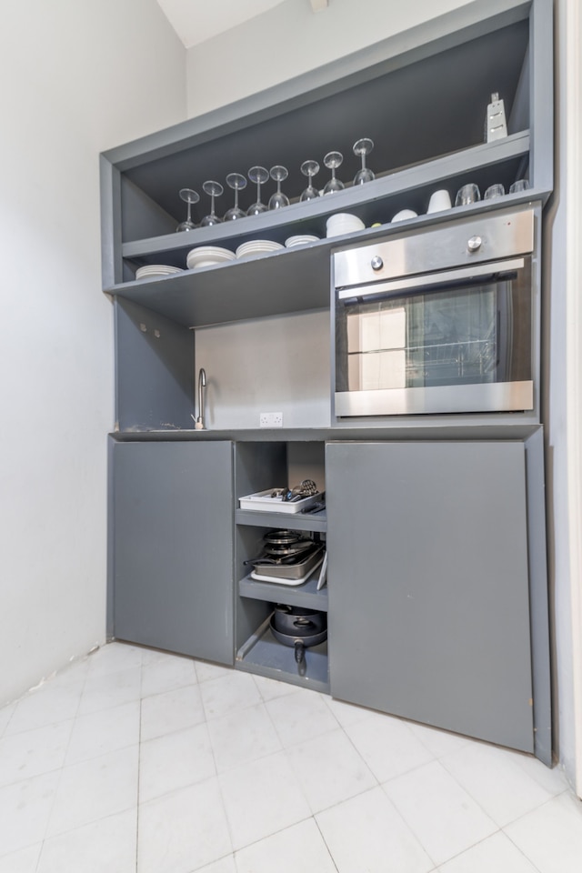 チャーミング スペーシャス 3 ベッドルーム アパートメント