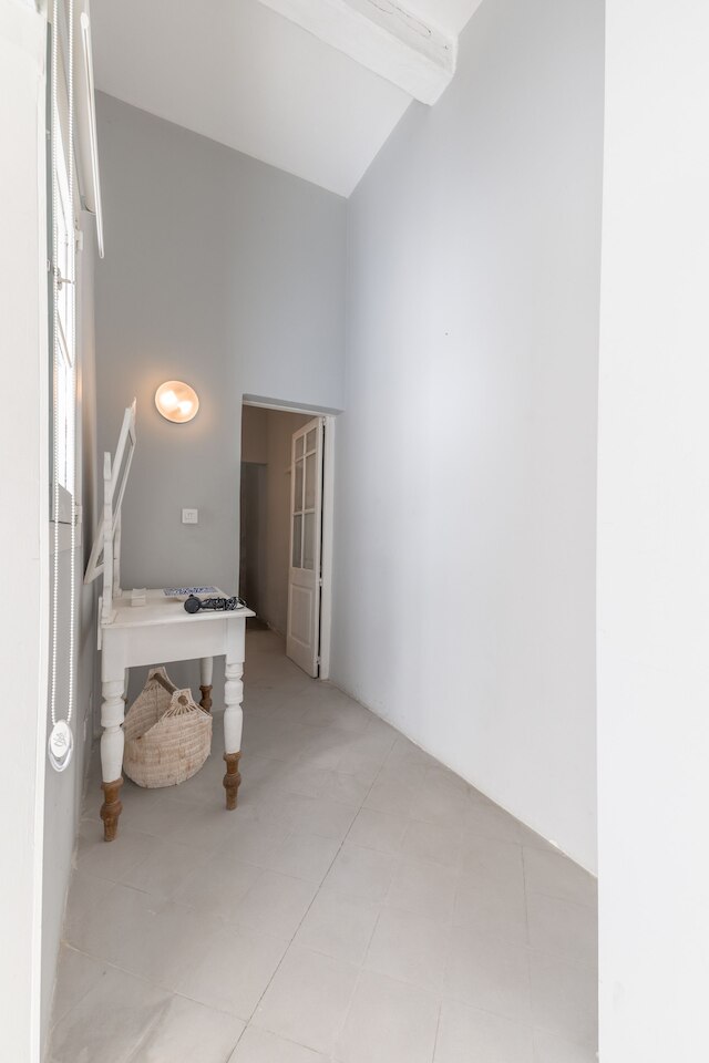 チャーミング スペーシャス 3 ベッドルーム アパートメント