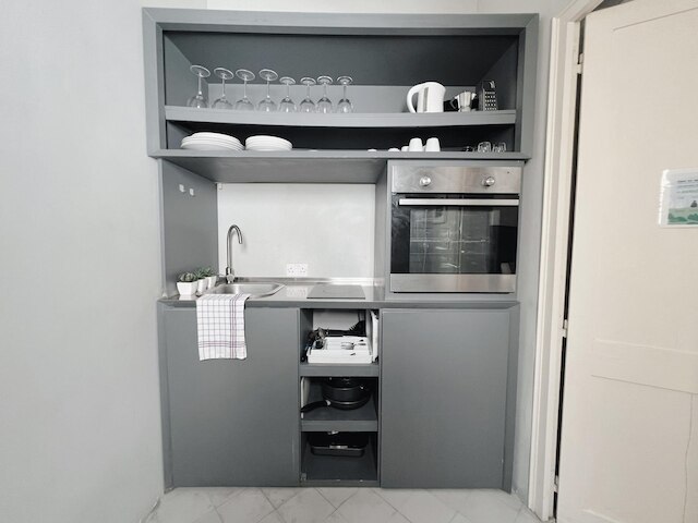 スペーシャス 1 ベッドルーム アパートメント オン チャーミング ストリート