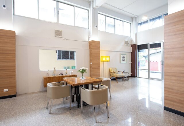 185 @ スラウォン ホテル