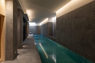 5 ベッド ハウス ウィズ インドアプール、サウナ & プライベートガーデン - フラム