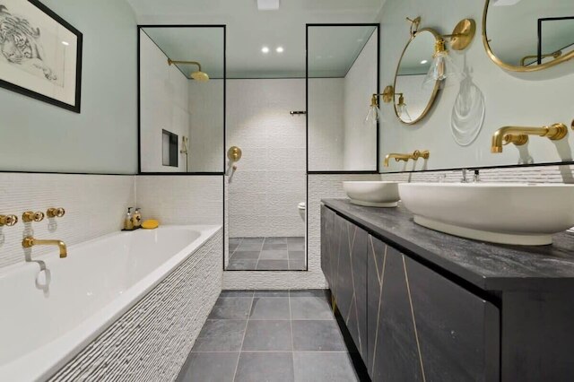 カラフル 3 ベッド ケンジントン ガーデン フラット