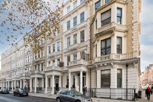 カラフル 3 ベッド ケンジントン ガーデン フラット