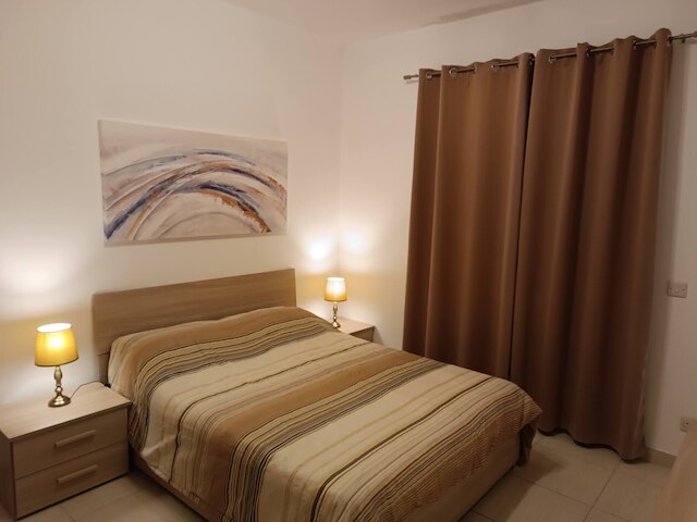 ユニバーシティ ハイツ 2 ベッドルーム コージー アパートメント