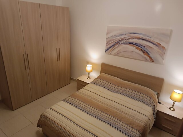 ユニバーシティ ハイツ 2 ベッドルーム コージー アパートメント