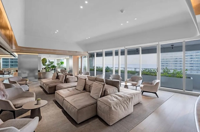 AKA ブリッケル ハイ フロア フリー パーキング バイ パレルモ ホーム