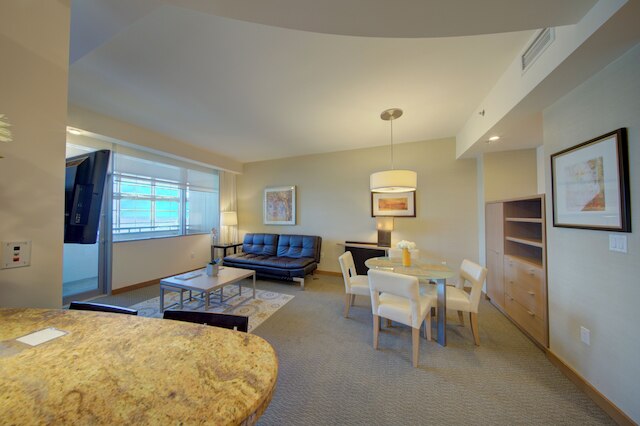 AKA ブリッケル ハイ フロア フリー パーキング バイ パレルモ ホーム