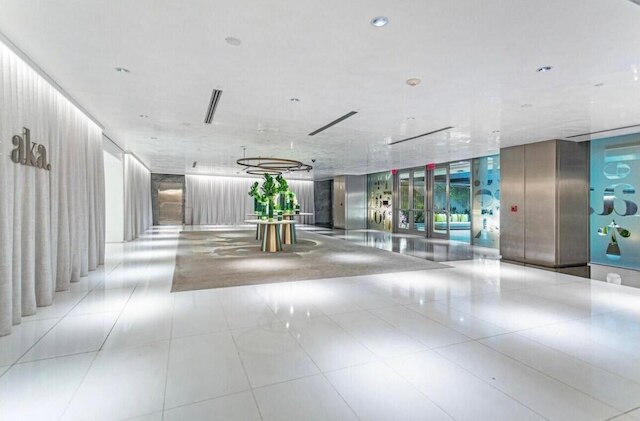 AKA ブリッケル ハイ フロア フリー パーキング バイ パレルモ ホーム