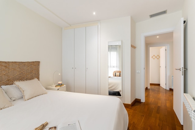 レス コーツ アパートメンツ バイ オララ ホームズ