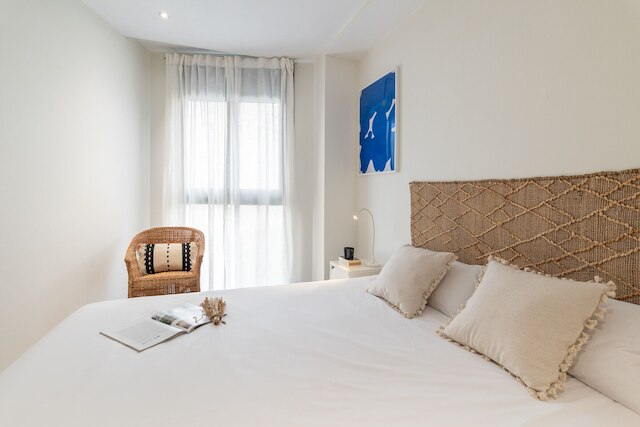 レス コーツ アパートメンツ バイ オララ ホームズ