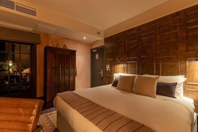 ザ ウルフパック イン