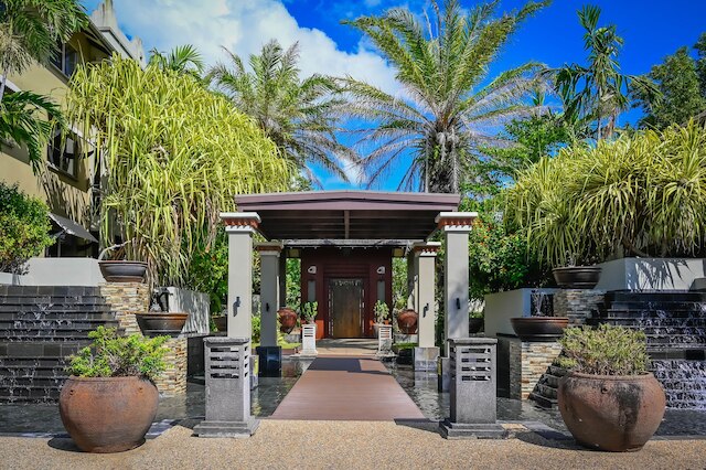 パームビュー - 9 プールズ BBQ ジム