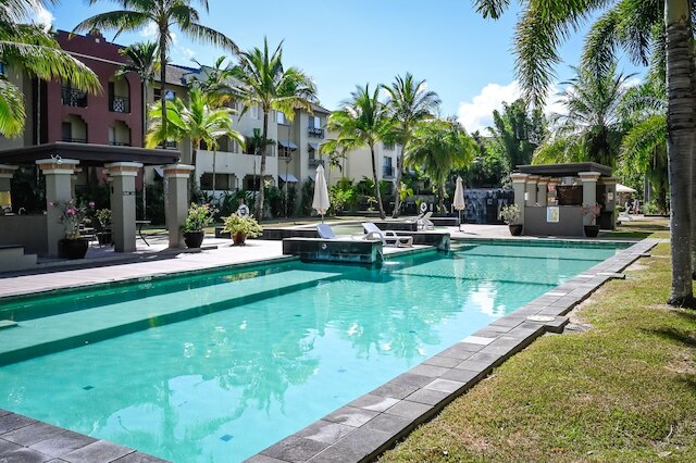 パームビュー - 9 プールズ BBQ ジム