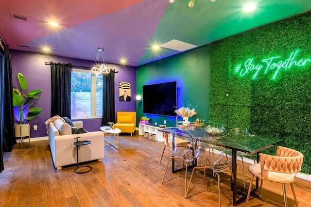 ホットタブ クラブ - 6 ミニッツ ウォーク トゥ レイニー ストリート