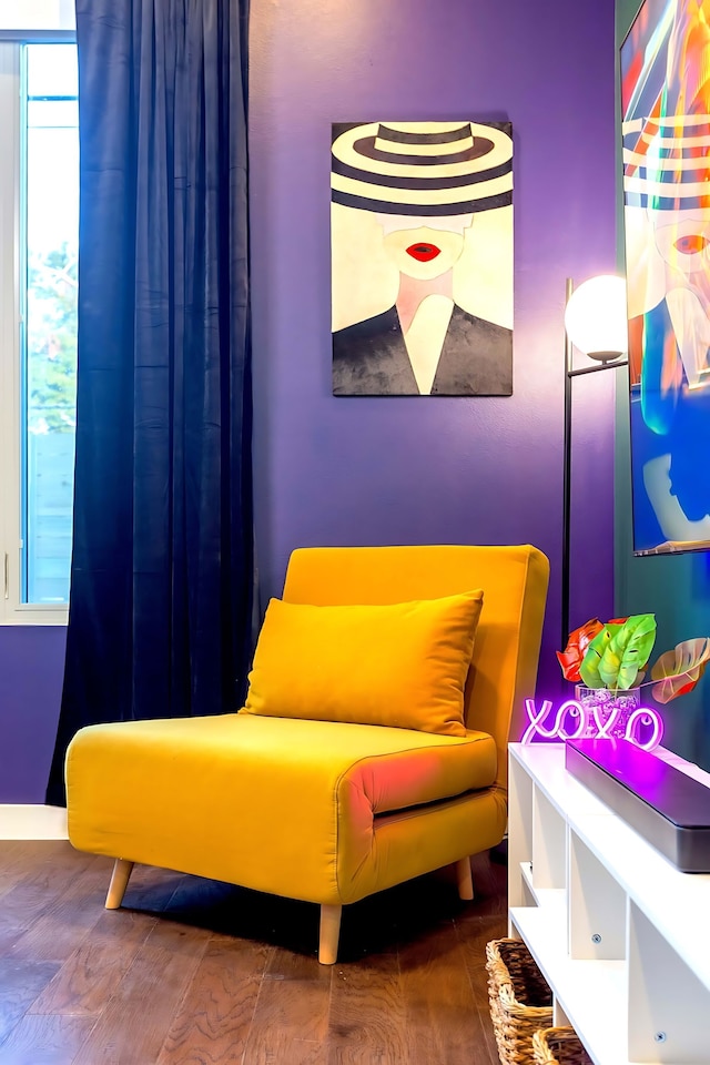 ホットタブ クラブ - 6 ミニッツ ウォーク トゥ レイニー ストリート