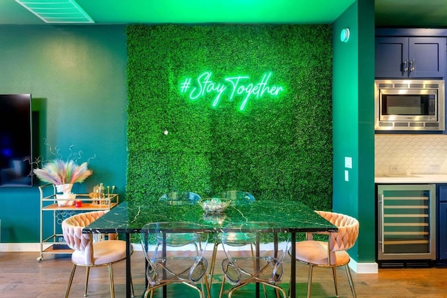 ホットタブ クラブ - 6 ミニッツ ウォーク トゥ レイニー ストリート