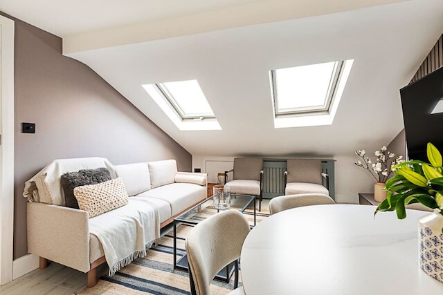 フラム オアシス - フロム 325 パー ナイト