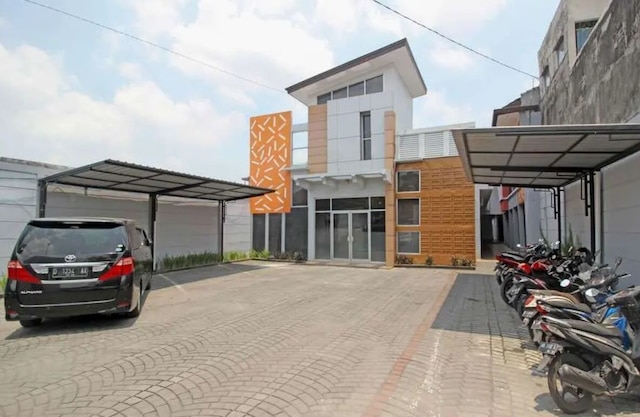 キャピタル O G-ハンス レジデンス