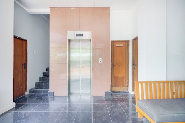 ホテル O パルメラ ニア ビヌス ユニバーシティ フォーマリー ウィスマ バンゴ