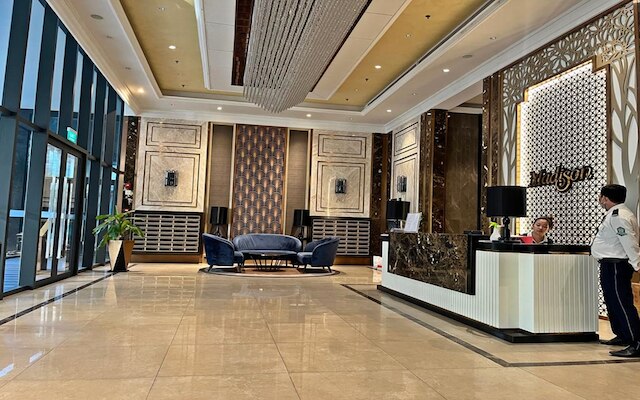 エミリー マディソン ラグジュアリー ホーチミン センター