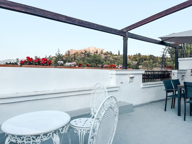 ユニーク サンリット ハウス オーバールッキング ザ アクロポリス