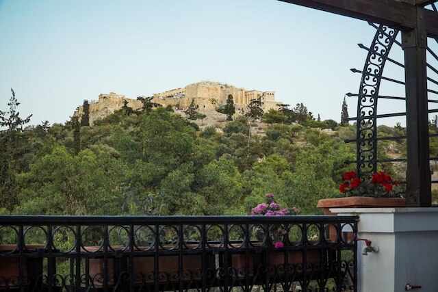 ユニーク サンリット ハウス オーバールッキング ザ アクロポリス