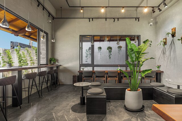 Between River and Sea