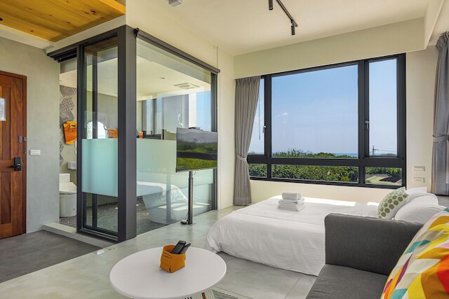 Between River and Sea