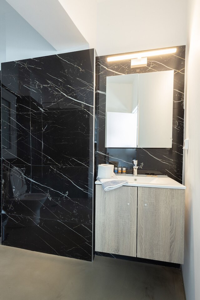 アカディミアス オール イン アテネ