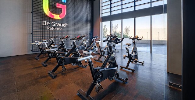 ラグジュアリー スタジオ - レボリューション モニュメント ビュー - ジム