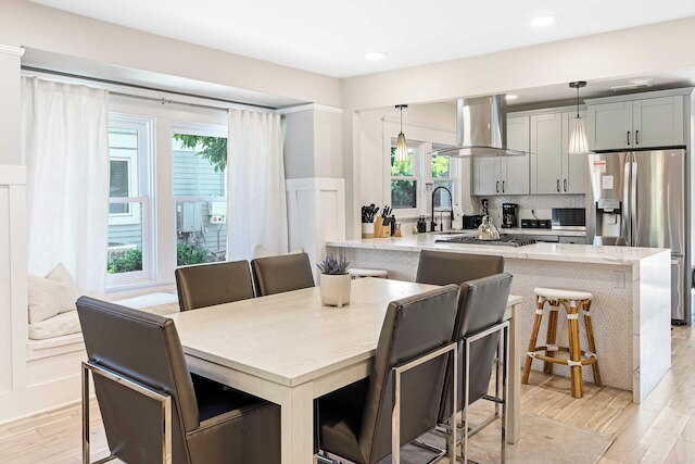 ラックス バックヤード オアシス ウィズ ホットタブ シック デザイン サウス パーク サンクチュアリ